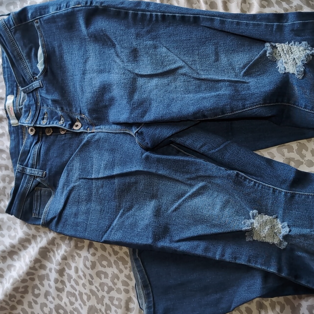 Distressed Wide Leg Jeans